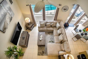 Elegant 6BR Villa w Pool Game Room by Disney